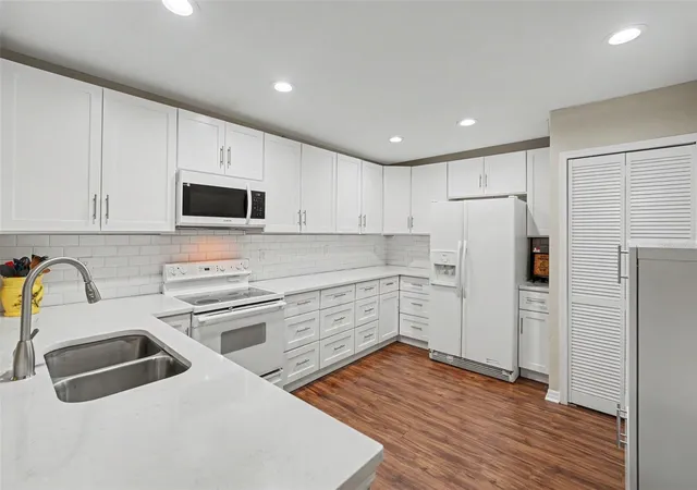 2nd image of 13507 Palmwood Ln #13507, Tampa, FL 33618 | MLS# TB8505532
