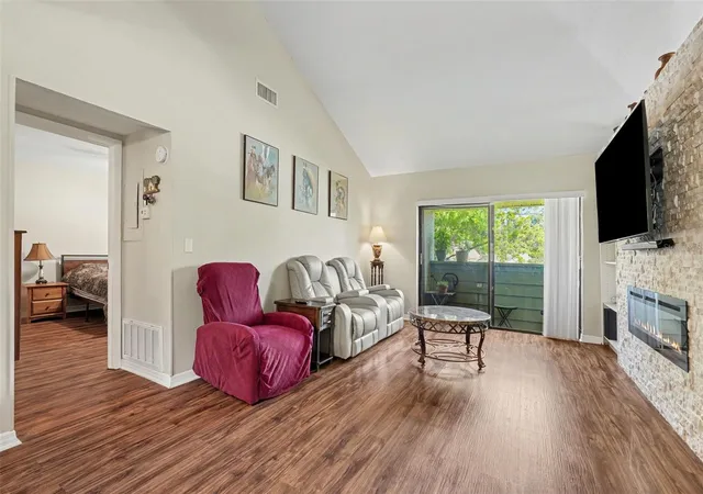 4th image of 13507 Palmwood Ln #13507, Tampa, FL 33618 | MLS# TB8505532