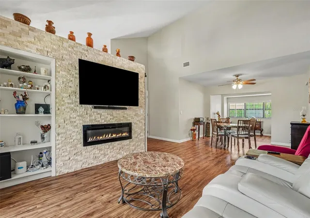 5th image of 13507 Palmwood Ln #13507, Tampa, FL 33618 | MLS# TB8505532