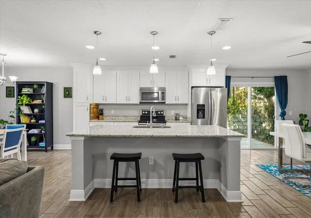 Photo 3 of Single family home for sale at 524 E Hillcrest St, Altamonte Springs, FL 32701 | MLS# O6405175 | Listing updated on 2026-10-09