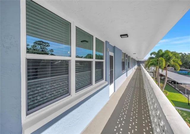 Homes for sale in St Petersburg, FL | 4720 Locust Street, St Petersburg, FL 33703 | Houzeo