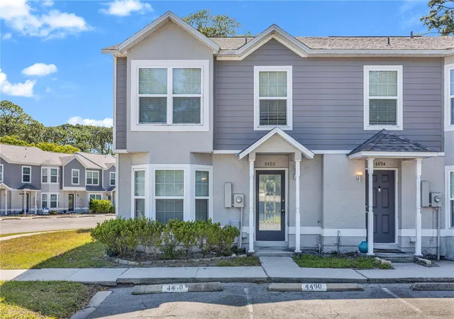 Homes for sale in Winter Springs, FL | 4490 Brook Hollow Cir, Winter Springs, FL 32708 | MLS# O6405179