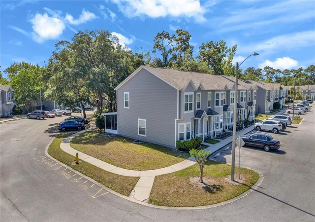 Homes for sale in Winter Springs, FL | 4490 Brook Hollow Cir, Winter Springs, FL 32708 | MLS# O6405179
