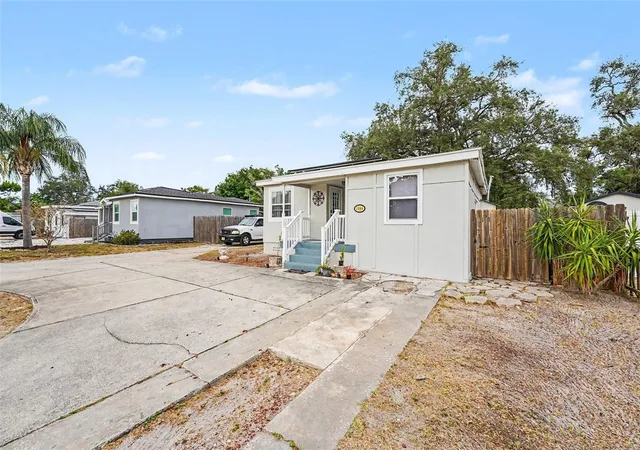 Photo 2 of Single family home for sale at 1464 Druid Rd E, Clearwater, FL 33756 | MLS# TB8505551 | Listing updated on 2026-08-13