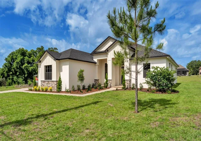 Photo 3 of Single family home for sale at 6827 Lakeland Highlands Rd, Lakeland, FL 33813 | MLS# L4961663 | Listing updated on 2026-10-20