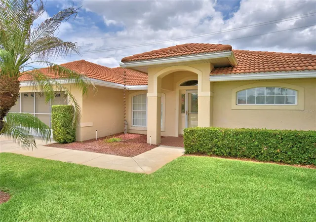 5th image of 142 Morning Glory Cir, Winter Haven, FL 33884 | MLS# P4938643