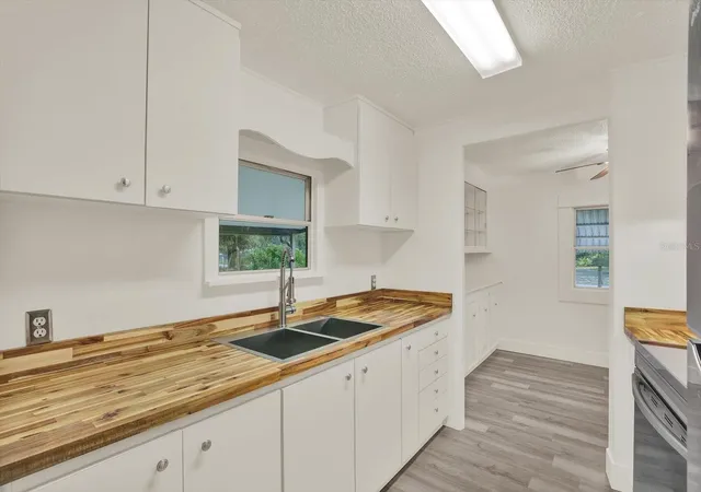 Photo 3 of Manufactured home for sale at 10051 Huntley St, New Port Richey, FL 34654 | MLS# W7885503 | Listing updated on 2026-08-21