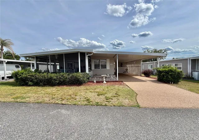 Photo 1 of Manufactured home for sale at 100 Marigold St, Leesburg, FL 34748 | MLS# G5111974 | Listing updated on 2026-10-23