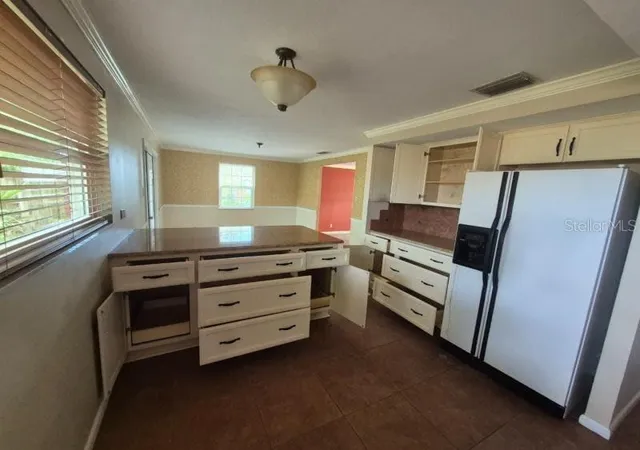 Photo 4 of Single family home for sale at 1702 Ketch Pl, Brandon, FL 33511 | MLS# O6405232 | Listing updated on 2026-08-21