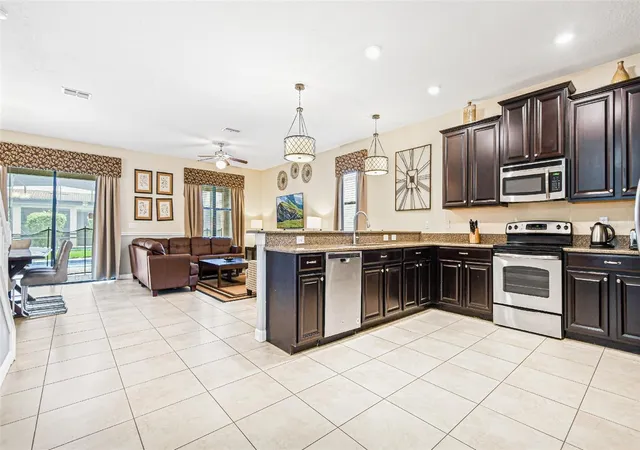 3rd image of 9026 Shadow Mountain St, Davenport, FL 33896 | MLS# O6405241
