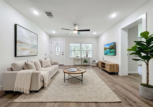 Homes for sale in Crystal River, FL | 317 Ne 13Th Ter, Crystal River, FL 34428 | MLS# W7885506