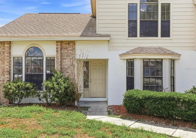 Photo 3 of Single family home for sale at 975 Cross Cut Way, Longwood, FL 32750 | MLS# O6405290 | Listing updated on 2026-09-14