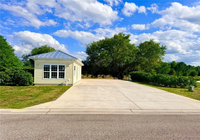 1st image of 4885 Se 92nd Blvd, Webster, FL 33597 | MLS# G5111979