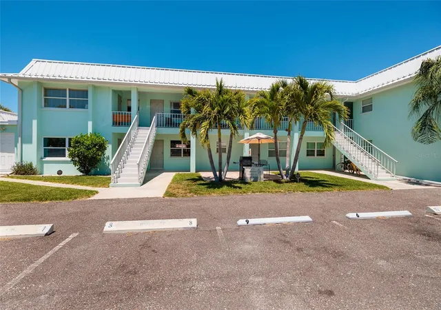 2nd image of 10 164th Ave #1, Redington Beach, FL 33708 | MLS# TB8505663