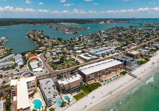 2nd image of 10 164Th Ave, REDINGTON BEACH, FL 33708