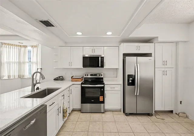 Homes for sale in St Petersburg, FL | 6205 Shoreline Dr #1106, St Petersburg, FL 33708 | MLS# TB8505664