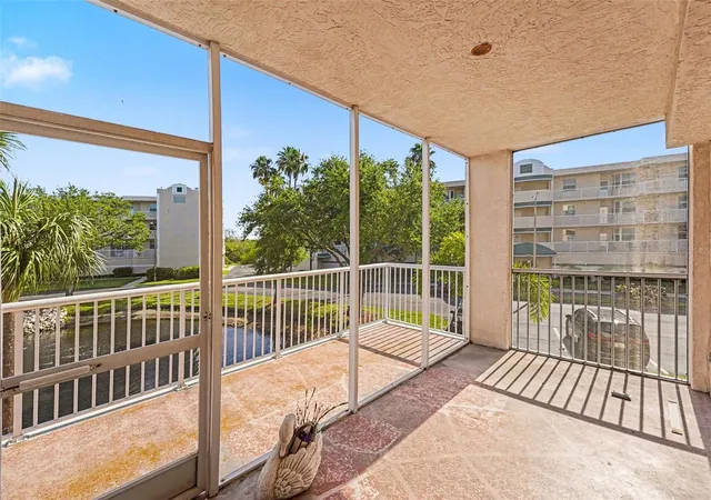 Homes for sale in St Petersburg, FL | 6205 Shoreline Dr #1106, St Petersburg, FL 33708 | MLS# TB8505664