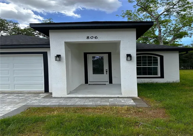 Photo 3 of Single family home for sale at 806 W Lowry Ln, Tampa, FL 33604 | MLS# TB8505684 | Listing updated on 2026-08-11
