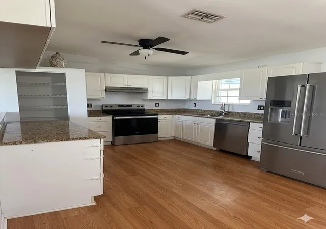 3rd image of 900 Ne 18Th Ter, Cape Coral, FL 33909 | MLS# C7525830