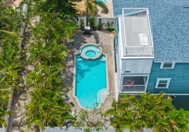 2nd image of 2300 Avenue B, Bradenton Beach, FL 34217 | MLS# A4692706