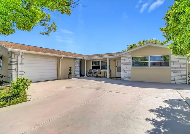 Homes for sale in New Port Richey, FL | 4237 Headsail Dr, New Port Richey, FL 34652 | MLS# L4961684