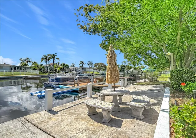 Homes for sale in New Port Richey, FL | 4237 Headsail Dr, New Port Richey, FL 34652 | MLS# L4961684