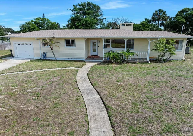 Photo 3 of Sale Pending at 307 Manhattan Ave, Daytona Beach, FL 32118 | MLS# V4948925 | Listing updated on 2026-09-30