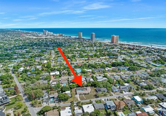 Photo 4 of Sale Pending at 307 Manhattan Ave, Daytona Beach, FL 32118 | MLS# V4948925 | Listing updated on 2026-09-30