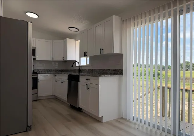 3rd image of 514 Greenbrough Dr, Lake Wales, FL 33853 | MLS# TB8505786