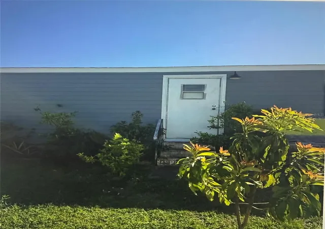 3rd image of 50989 Hwy 27 #210, Davenport, FL 33897 | MLS# S5149355