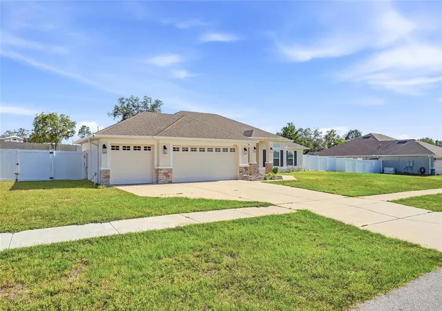 Photo 3 of Single family home for sale at 12536 Sunset Woods Dr, Spring Hill, FL 34609 | MLS# TB8505816 | Listing updated on 2026-09-02