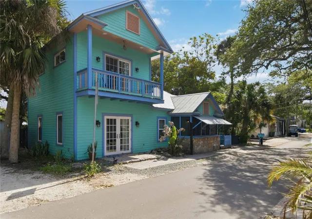 Photo 1 of Single family home for sale at 207 Esther St, New Smyrna Beach, FL 32169 | MLS# O6405440 | Listing updated on 2026-09-20