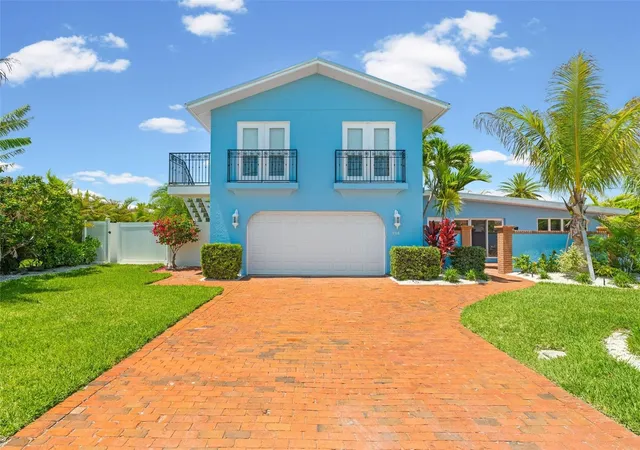 2nd image of 528 Key Royale Dr, Holmes Beach, FL 34217 | MLS# A4692749