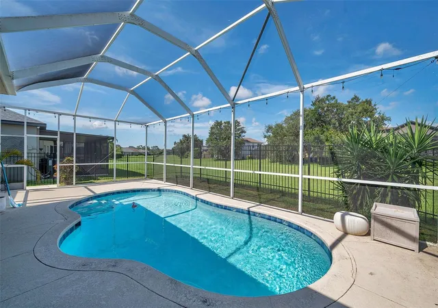 Photo 2 of Single family home for sale at 4641 Rolling Green Dr, Wesley Chapel, FL 33543 | MLS# TB8505870 | Listing updated on 2026-09-17