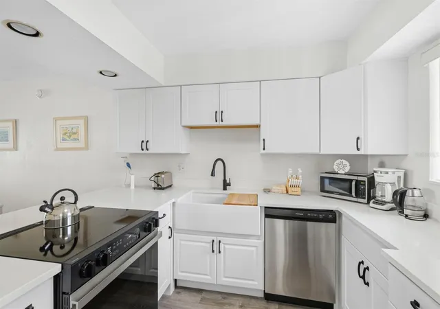 4th image of 1801 Gulf Dr N #184, Bradenton Beach, FL 34217 | MLS# A4692755