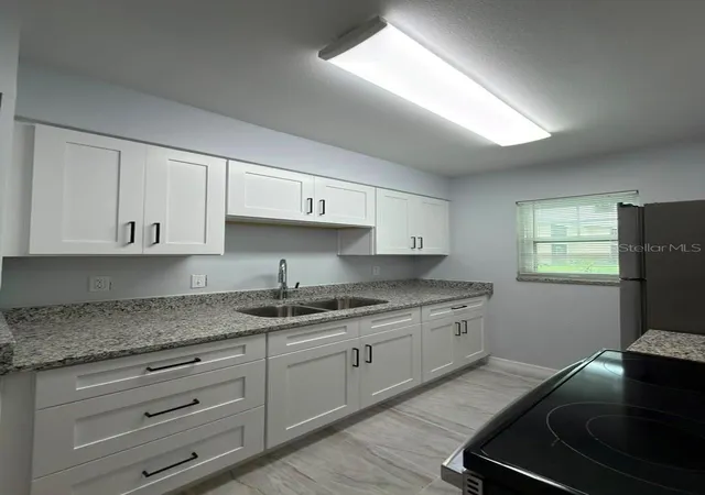 5th image of 843 Sky Lake Cir, ORLANDO, FL 32809