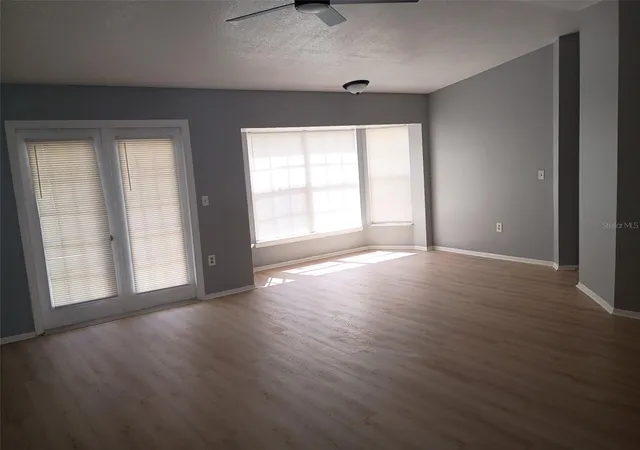 Photo 3 of Single family home for sale at 1359 Primrose Ct, Lakeland, FL 33811 | MLS# B4902253 | Listing updated on 2026-10-24