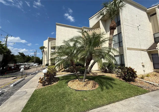 Homes for sale in Sarasota, FL | 6157 Midnight Pass Rd #F22, Sarasota, FL 34242 | MLS# A4692762