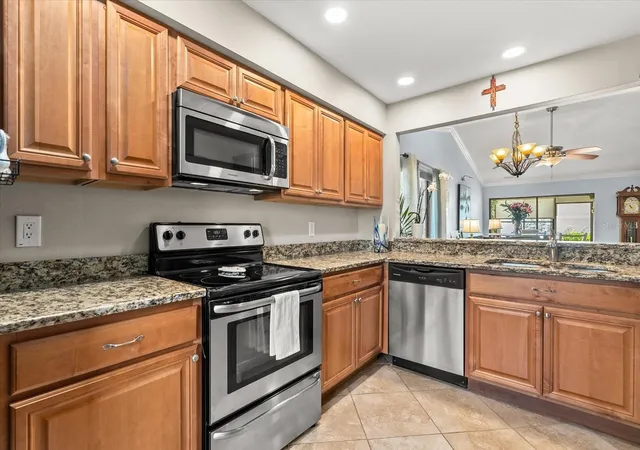 4th image of 2723 60Th Avenue Dr W #2723, Bradenton, FL 34207 | MLS# A4692766