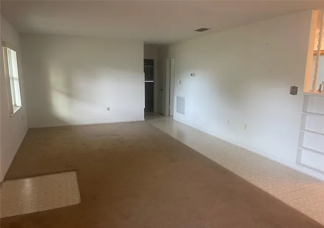 5th image of 23 Lonesome Pine Trl, Yalaha, FL 34797 | MLS# O6405475