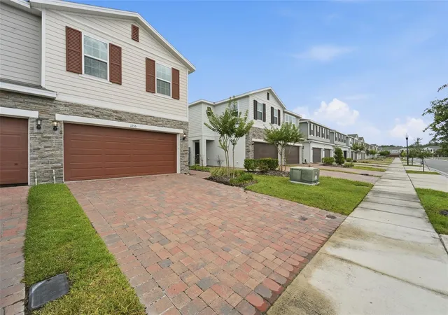 Photo 2 of Townhouse for sale at 1255 Wispy Cypress Dr, Kissimmee, FL 34746 | MLS# V4948931 | Listing updated on 2026-09-03