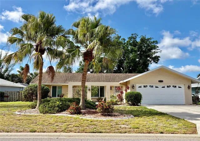 Photo 2 of Single family home for sale at 4892 Greencroft Rd, Sarasota, FL 34235 | MLS# A4692781 | Listing updated on 2026-09-03