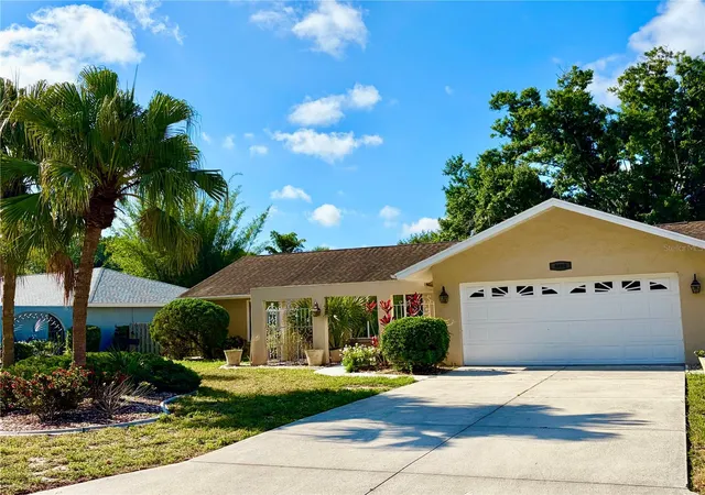 Photo 3 of Single family home for sale at 4892 Greencroft Rd, Sarasota, FL 34235 | MLS# A4692781 | Listing updated on 2026-09-03