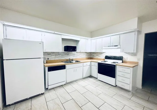 3rd image of 101 Lake Hunter Dr, Lakeland, FL 33803