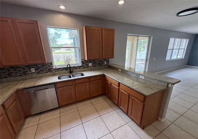 5th image of 10427 Lucaya Dr, Tampa, FL 33647 | MLS# TB8505952