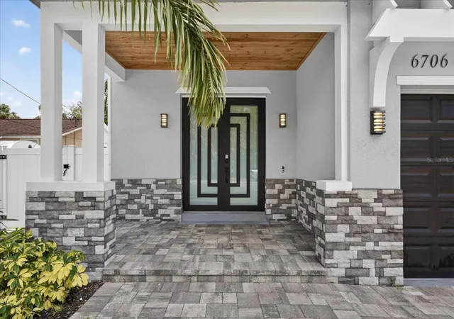 Photo 4 of Single family home for sale at 6706 S Sterling Ave, Tampa, FL 33611 | MLS# TB8505954 | Listing updated on 2026-08-17