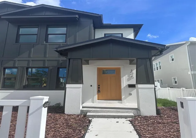 Photo 1 of Townhouse for sale at 1525 29th Avenue N, Saint Petersburg, FL 33704 | MLS# TB8505964 | Listing updated on 2026-10-12