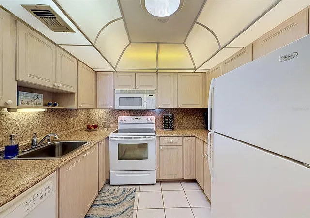 Listing Photo 3 - Condo for sale in building located at 11935 Boynton Ln, NEW PORT RICHEY, FL 34654 - Unit #17GB