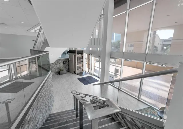 3rd image of 151 E Washington St #404, Orlando, FL 32801 | MLS# O6405538