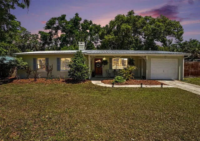 1st image of 315 W 11th Ave, Mount Dora, FL 32757 | MLS# V4948938